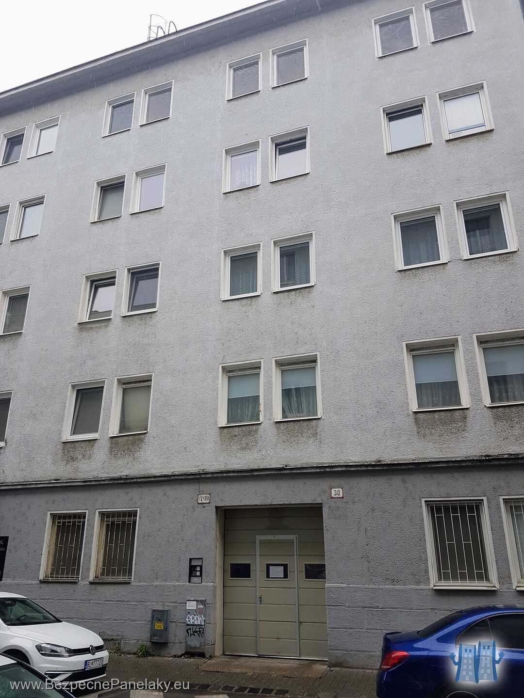 Bytový dom Grösslingova 30, Bratislava
