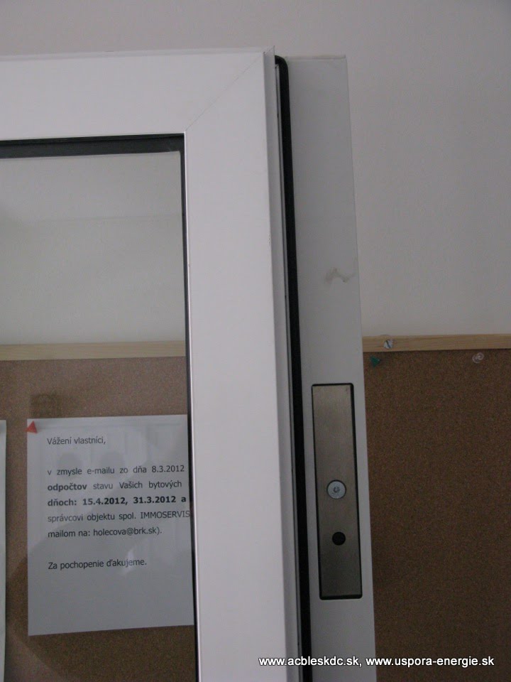 Horná dorazová platnička k EMG zámku na krídle dverí