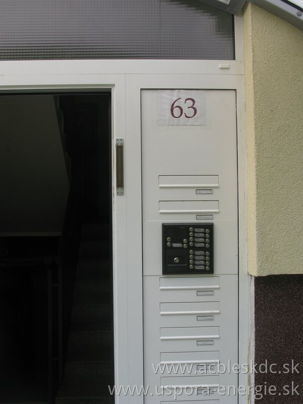 Horný zapustený elektromagnetický zámok v ráme dverí + tablo DDS Karát s modulom DEK RAK